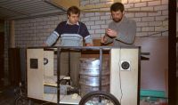 1987 Voorbereiding carnaval - worstmobiel 06 1987 Voorbereiding carnaval - worstmobiel 06
